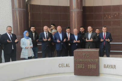 Soylu 3. Cumhurbaşkanı Bayar'ın anıt mezarını ziyaret etti