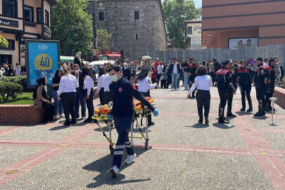 Bursa Zafer Plaza'da mağazanın tavanı çöktü