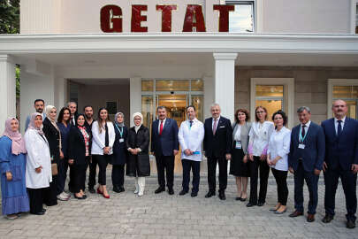 Emine Erdoğan'ın Bursa turu; 'Geleneksel Anadolu tıbbı'nı anlattı