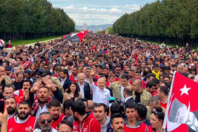 Kılıçdaroğlu, gençlerle Anıtkabir'e yürüdü: SADAT’ları, beşli çeteleri beraber ezeceğiz