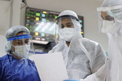 Kovid-19 vakaları binin üzerinde seyrediyor