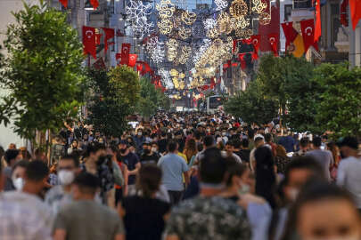 Yaklaşık 2 yıl sonra maskesiz sosyal hayat başladı