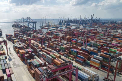 Dış ticaret açığı geçen yıla göre nisanda yüzde 98,5 arttı