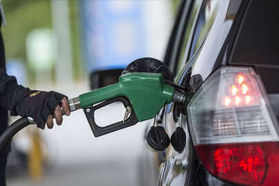 Benzin ve motorine bir büyük zam daha!