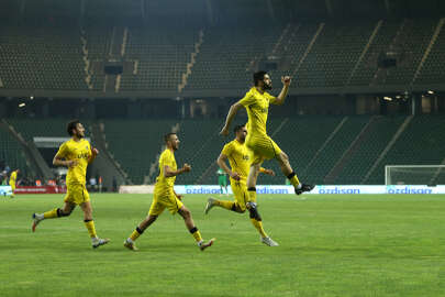 Süper Lig'e yükselen üçüncü takım İstanbulspor oldu