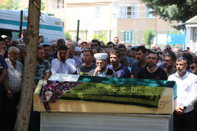 Kazada ölen emekli öğretmen çift son yolculuklarına uğurlandı