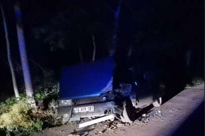 Otomobil ile kamyonet çarpıştı; 6 yaralı