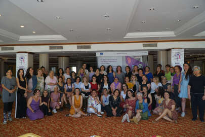 Kadınlar sığınaksız bir dünya için Bursa'da kurultayda buluştu