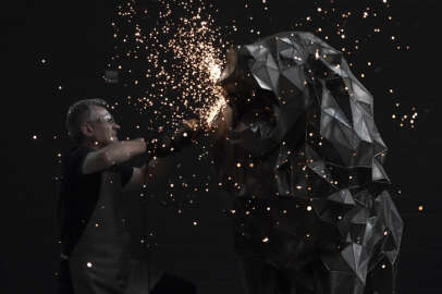 Metalden yaptığı aslan heykeliyle hasta çocuklara destek olacak