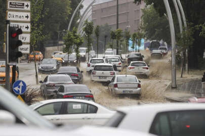 Ankara'daki sağanak sel oldu, bir kişi hayatını kaybetti