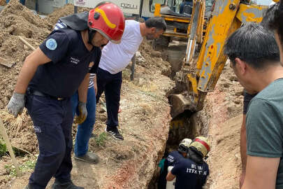 BUSKİ'nin çalışmasında toprak altında kalan işçi kurtarıldı
