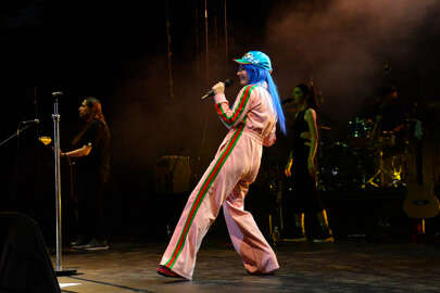 Uluslararası Bursa Festivali'nde Nil Karaibrahimgil sahne aldı