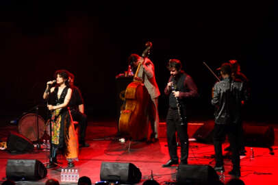 Barcelona Gipsy Balkan Orkestrası Bursa'da sahne aldı