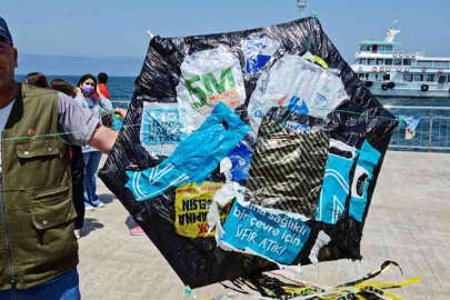 Çevre farkındalığı için atık poşetler uçurtma yapılarak uçuruldu