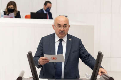 MHP'li Vahapoğlu'ndan bakanlıklara kişisel veri uyarısı