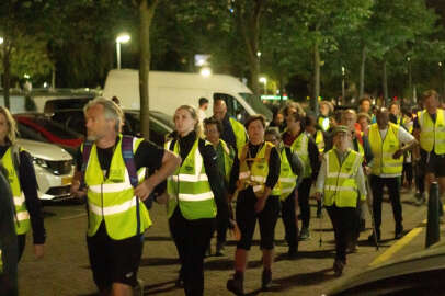 Binlerce kişi mültecilere destek için yürüdü