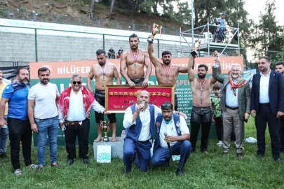 Yüzlerce yağlı güreşçi Çalı'da başpehlivanlık için mücadele etti