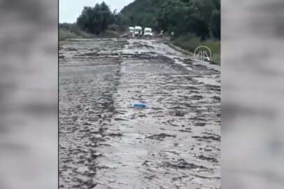 İznik'te şiddetli yağış su baskınlarına neden oldu