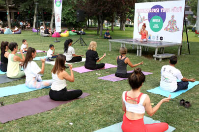 Yoga tutkunları Uluslararası Yoga Günü’nde Nilüfer’de buluştu