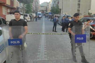 Annesi ve iki kardeşini silahla öldürüp intihar girişiminde bulundu