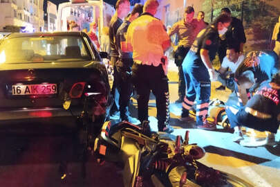 Skuter motosiklete, motosiklet otomobile çarptı; 1 yaralı