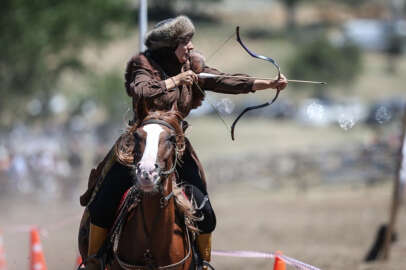 Türk Dünyası Ata Sporları Şenliği Bursa'da başladı