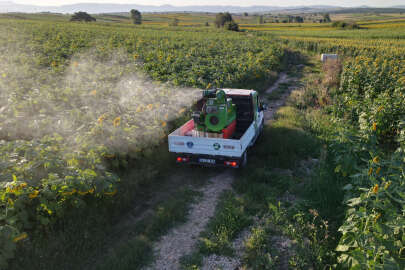 Bursa'da çayır tırtılına karşı ilaçlama çalışması
