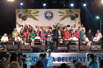 Tirilye Zeytin Şenliği yoğun katılımla başladı