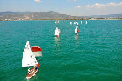 Türkiye Pirat Şampiyonası İznik Gölü'nde başladı