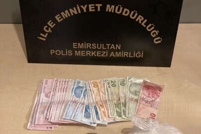 Durdurulan taksideki 3 uyuşturucu şüphelisi yakalandı