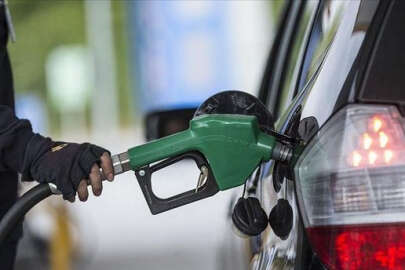 Benzin ve motorine bu kez indirim geldi