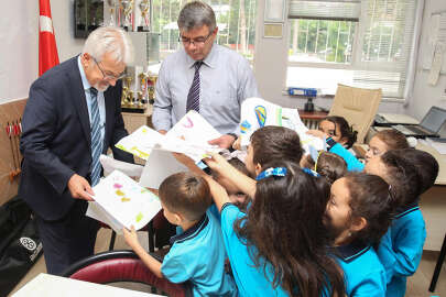 Erdem, miniklerin okulda ilk gün heyecanına ortak oldu