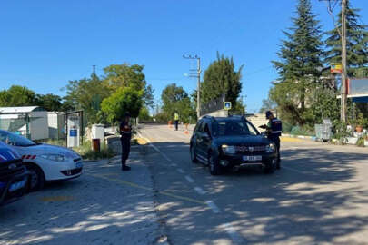 Bursa'da okul çevrelerinde denetim; 2 şüpheli yakalandı