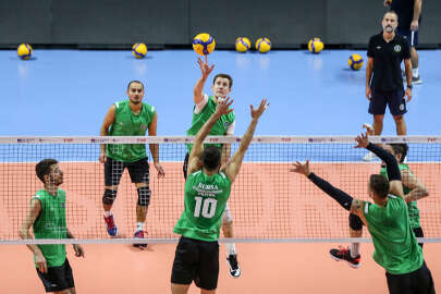 Bursa'nın Efeleri  voleybolda yeni sezon hedefini yüksek tutuyor