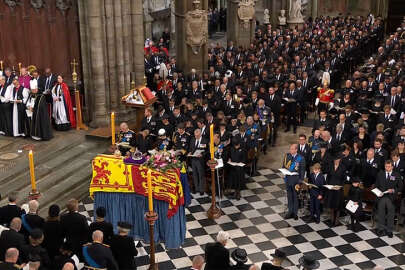 Kraliçe II. Elizabeth için resmi cenaze töreni düzenlendi