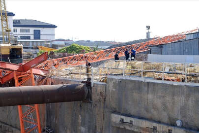 Metro inşaatında kule vinci devrildi, 2 kişi öldü