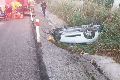 Sulama kanalına devrilen otomobilin sürücüsü yaralandı