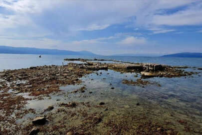 İznik Gölü'ndeki batık bazilika kıyıyla birleşti