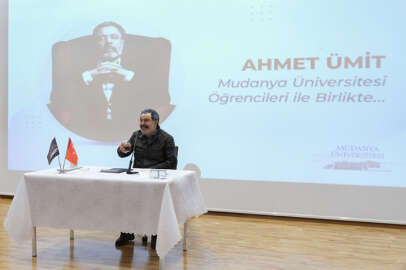 Ahmet Ümit Mudanya Üniversitesi'nde öğrencilerle buluştu