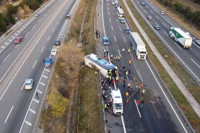 Anadolu Otoyolu'nda yolcu otobüsü devrildi; 3 kişi öldü, 32 kişi yaralandı
