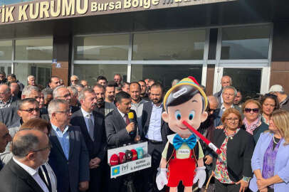 Bursa'da İYİ Parti'den TÜİK'e Pinokyolu protesto!