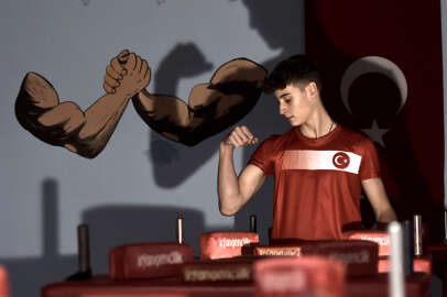 Milli bilek güreşçi Eyüphan Öztürk hedef yükseltti