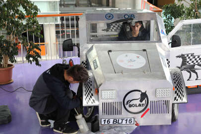 Meslek lisesi öğrencileri ürettikleri elektrikli araç 'Bolat'ı geliştirmeyi hedefliyor