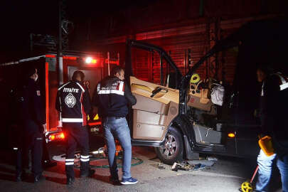 Tiyatrocuları taşıyan minibüs kaza yaptı; 3 ölü, 8 yaralı