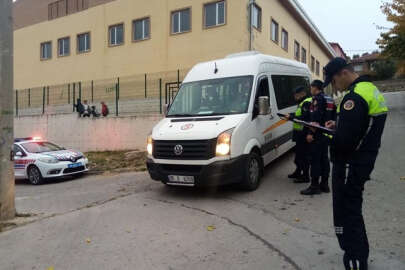 Çeşitli suçlardan aranan 8 kişi huzur ve güven uygulamasında yakalandı