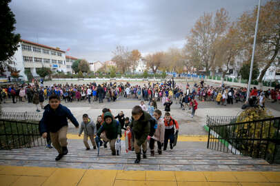 Okullarda bir hafta aradan sonra dersbaşı