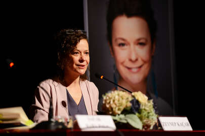 Zeynep Kaçar’dan kadınlara: Yazdıklarınız çekmecede kalmasın