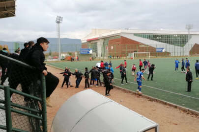 Bursa'da amatör lig maçında olay; Biri polis iki kişi yaralandı