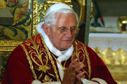 Eski Papa 16. Benedictus hayatını kaybetti