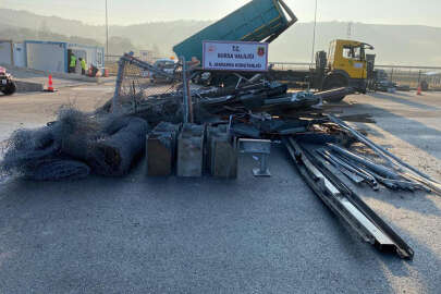 Bursa'da otoyolun bariyerlerini kesip çalan 3 şüpheli tutuklandı